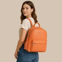 Mochila Feminina Chenson em material sintético C/ Bolso Frontal Mochila Feminina Chenson em material sintético C/ Bolso Frontal