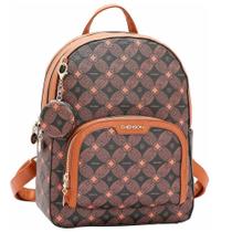 Mochila Feminina Chenson Monograma 8485372 Com 2 Compartimentos Bolso Frontal E Interior Forrado Mochila Feminina Chenson Monograma 8485372 Com 2 Compartimentos Bolso Frontal E Interior Forrado