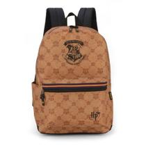 Mochila Harry Potter Hogwarts Marrom - Luxcel Mochila Harry Potter Hogwarts Marrom - Luxcel