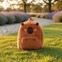 Mochila Infantil Capivara de Pelúcia Macia Unissex para Passeios Divertidos Mochila Infantil Capivara de Pelúcia Macia Unissex para Passeios Divertidos
