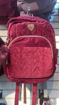 Mochila Kika com chaveiro KK23M23 cor: Vermelho