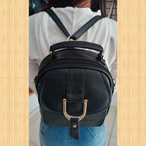 Mochila que vira bolsa