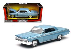 Modelo de carro fundido sob pressão Chevrolet Impala SS 1962 azul em escala 1:25