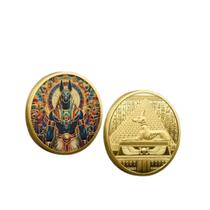 Moeda Comemorativa Anúbis Egípcio Design com Pirâmide e Hieróglifos + Estojo Moeda Comemorativa Anúbis Egípcio Design com Pirâmide e Hieróglifos + Estojo