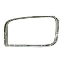 Moldura do Farol Mercedes Axor 2005 a 2019 Lado Passageiro - Nino - A-10 Moldura do Farol Mercedes Axor 2005 a 2019 Lado Passageiro - Nino - A-10