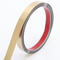 Moldura metálica decorativa Coengwui dourado escovado 6,1 m x 1,5 cm Moldura metálica decorativa Coengwui dourado escovado 6,1 m x 1,5 cm