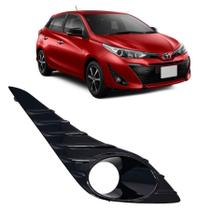 Moldura MIlha Yaris Hatch 2019 2020 2021 2022 Black Piano Lado Direito Original Moldura MIlha Yaris Hatch 2019 2020 2021 2022 Black Piano Lado Direito Original