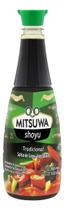 Molho de shoyu tradicional Mitsuwa em frasco 900 ml