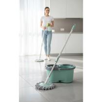 Mop Giratório 360 Inox 13L Limpeza Total Verde-Claro Mop Giratório 360 Inox 13L Limpeza Total Verde-Claro