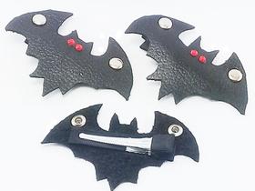 Morcego Presilha hair clip em couro artesanal - morcego 0126A Morcego Presilha hair clip em couro artesanal - morcego 0126A