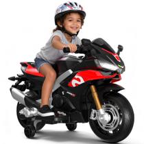 Moto Elétrica Infantil Beblinglet, 12V Licenciada Aprilia RSV4, Rodinhas de Apoio, Farol LED, Música, Moto a Bateria para Meninos e Meninas, Preta Moto Elétrica Infantil Beblinglet, 12V Licenciada Aprilia RSV4, Rodinhas de Apoio, Farol LED, Música, Moto a Bateria para Meninos e Meninas, Preta