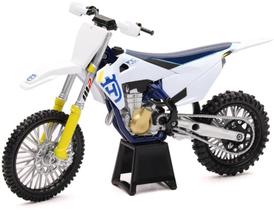 Motocicleta de brinquedo NewRay Husqvarna FC450 Motocross Scale 1:12
