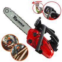 Motosserra Profissional TCS25X Toyama À Gasolina 2T 1,14HP 25,4cc 12.000rpm Leve e de Fácil Manuseio Com Sabre 12 Polegadas Ponta Rolante e Corrente Oregon 22 Dentes Ideal Para Tarugamento Motosserra Profissional TCS25X Toyama À Gasolina 2T 1,14HP 25,4cc 12.000rpm Leve e de Fácil Manuseio Com Sabre 12 Polegadas Ponta Rolante e Corrente Oregon 22 Dentes Ideal Para Tarugamento