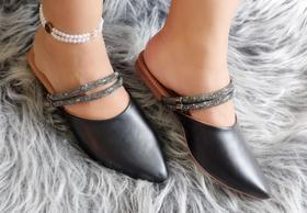 Mule com Tira de Strass o Bico Fino Mule com Tira de Strass o Bico Fino