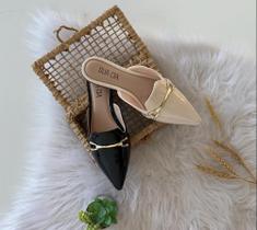 Mule feminino em verniz