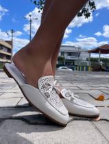 Mule Feminino Moleca com Perfuros e detalhe de laço 5722.120 - lançamento Mule Feminino Moleca com Perfuros e detalhe de laço 5722.120 - lançamento