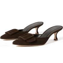 Mules Axellion, mulher, fivela, salto, bico fino, camurça, marrom Mules Axellion, mulher, fivela, salto, bico fino, camurça, marrom