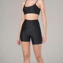 Mulher Elástica Sport Bermuda Fitness Power Acetinada Preto
