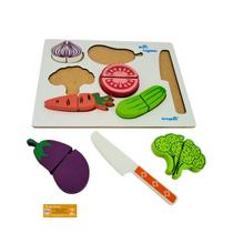 Mutti Legumes Brinqmutti Kit Alimentos Crec Crec com tiras autocolantes em Madeira Encaixe com Acessorios Mutti Legumes Brinqmutti Kit Alimentos Crec Crec com tiras autocolantes em Madeira Encaixe com Acessorios