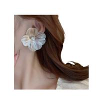 N-L2704- Brinco Chique Luxo Flor Textura Pérola 5JL0801