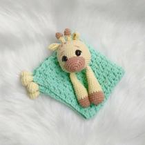 Naninha mantinha de apego amigurumi girafinha menino