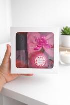 Natura Kit Feminino Luna Absoluta 100ml ( Deo Corporal+ Sabonete + Toalhinha) Natura Kit Feminino Luna Absoluta 100ml ( Deo Corporal+ Sabonete + Toalhinha)