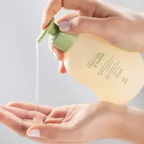 Natura Sabonete Líquido Infantil Mamãe e Bebê 200ml Natura Sabonete Líquido Infantil Mamãe e Bebê 200ml