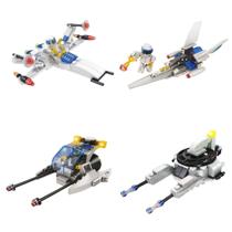 Nave de Brinquedo e Boneco Astronauta em Blocos de Montar Aventura Espacial