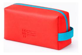 Necessaire Impermeável com Alça Elástica e Puxador Coração Charmoso Necessaire Impermeável com Alça Elástica e Puxador Coração Charmoso