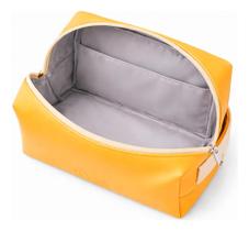 Necessaire Impermeável Poliéster com Couro PU Alça Elástica e Zíper Coração Necessaire Impermeável Poliéster com Couro PU Alça Elástica e Zíper Coração