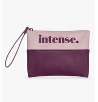 Nécessaire O Boticário Intense Poliéster Lilás e Rosa Com Zíper Nécessaire O Boticário Intense Poliéster Lilás e Rosa Com Zíper