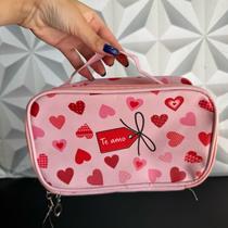 Necessaire personalizada com frase bolsa multiuso para maquiagem viagem bolsinha presente dia das mães dia dos namorados Necessaire personalizada com frase bolsa multiuso para maquiagem viagem bolsinha presente dia das mães dia dos namorados