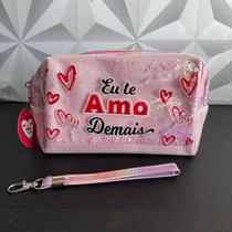 Necessaire personalizada te amo demais com frase com glitter para maquiagem viagem bolsa organizadora presente mãe mae Necessaire personalizada te amo demais com frase com glitter para maquiagem viagem bolsa organizadora presente mãe mae