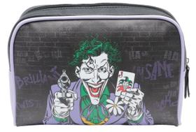 Necessaire PU WB DC OR Joker Face Fundo Preto - 23,5x6,5x17 cm - Urban Brasil