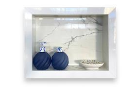 Nicho Banheiro Porcelanato Sobrepor Carrara 37x56x11 c/ kit de instalação Borda Branca Nicho Banheiro Porcelanato Sobrepor Carrara 37x56x11 c/ kit de instalação Borda Branca