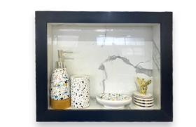 Nicho Banheiro Porcelanato Sobrepor Carrara 37x56x11 c/ kit de instalação Borda Preta Nicho Banheiro Porcelanato Sobrepor Carrara 37x56x11 c/ kit de instalação Borda Preta