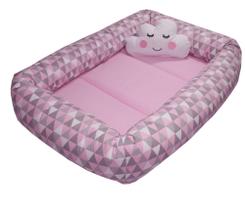 Ninho Redutor Para Bebê Menina Triângulos Rosa com Almofada Nuvem. - Happy Baby Ninho Redutor Para Bebê Menina Triângulos Rosa com Almofada Nuvem. - Happy Baby