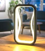 Nova e Exclusiva Luminária LED Moderna De Mesa Lampada Led Quarto Designer Fantástico 127v Preto