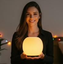 Nova Luminária Abajur De Mesa Lampada Led Quarto Moderna Corpo Branco Nova Luminária Abajur De Mesa Lampada Led Quarto Moderna Corpo Branco