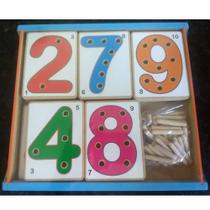 Numerais com Pinos 0 a 9 - Brinquedo de Madeira - Inmetro Numerais com Pinos 0 a 9 - Brinquedo de Madeira - Inmetro