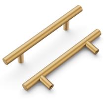 O armário de cozinha tem alças de latão escovado Hickory Hardware Heritage 96 mm