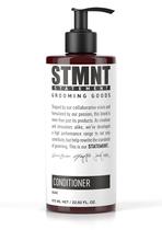 O condicionador STMNT Grooming Goods 675 ml suaviza e restaura o brilho O condicionador STMNT Grooming Goods 675 ml suaviza e restaura o brilho