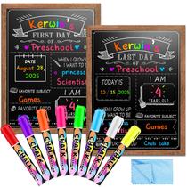 O conselho escolar assina o primeiro dia de aula da EAONE para todas as séries