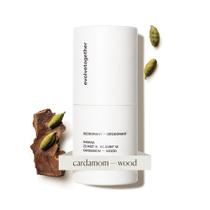 O desodorante evolui em conjunto com cardamomo, vetiver e madeira de cedro alimentados por plantas 50 mL O desodorante evolui em conjunto com cardamomo, vetiver e madeira de cedro alimentados por plantas 50 mL