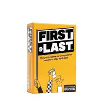 O jogo de cartas Firsts Last Diversão para adultos, adolescentes e crianças O jogo de cartas Firsts Last Diversão para adultos, adolescentes e crianças
