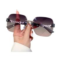 Óculos de Sol Gradiente Grandes para Mulheres - Sem Aro, Estilo Retro e Proteção UV Óculos de Sol Gradiente Grandes para Mulheres - Sem Aro, Estilo Retro e Proteção UV