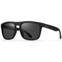 Óculos de Sol Masculino Formato Quadrado Lente Preta Polarizado Proteção UV400 Bloqueio Total UV Armação Preto Fosco Moderno Village Heaven 1034 C1 Óculos de Sol Masculino Formato Quadrado Lente Preta Polarizado Proteção UV400 Bloqueio Total UV Armação Preto Fosco Moderno Village Heaven 1034 C1