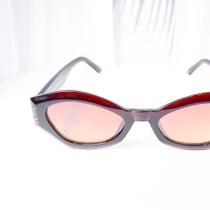 Óculos de sol modelo vintage detalhes em faixas douradas código: 88-JL8227
