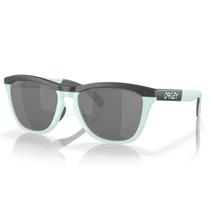 Óculos de Sol Oakley Frogskins Range Matte Carbon Blue Milkshake Prizm Black Óculos de Sol Oakley Frogskins Range Matte Carbon Blue Milkshake Prizm Black