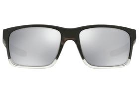 Óculos de Sol Oakley Mainlink 0OO9264 13/57 Cinza Degradê Lente Prata Espelhado